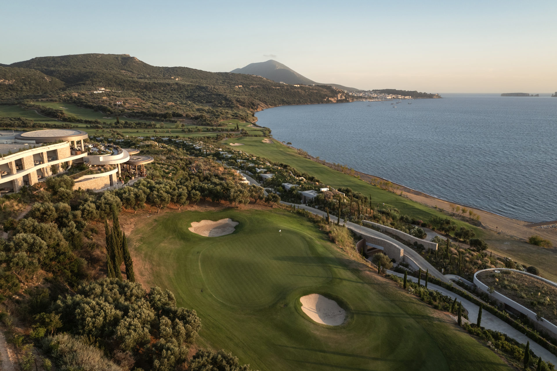 Mandarin Oriental Costa Navarino mit Golf