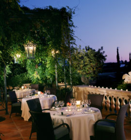 Hotel Anantara Villa Padierna Palace Malaga Andalusien Dinner am Abend