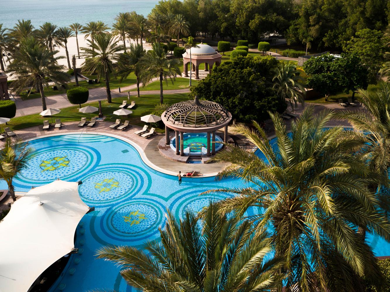 Golfferien im Emirates Palace Abu Dhabi Pool
