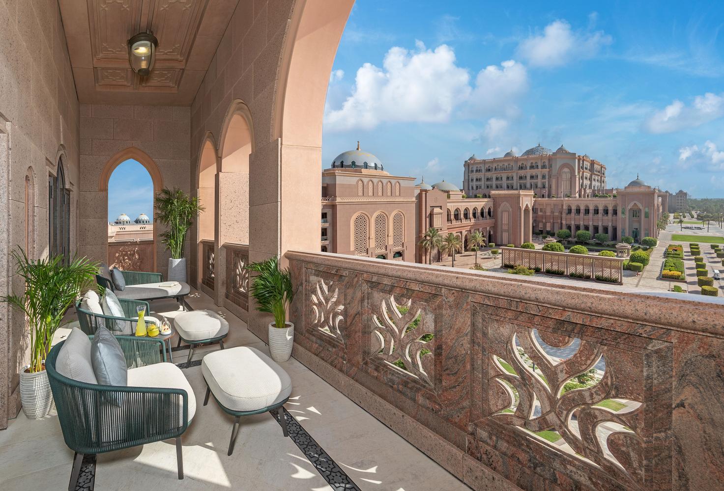 Golfferien im Emirates Palace Abu Dhabi Zimmer mit Aussicht