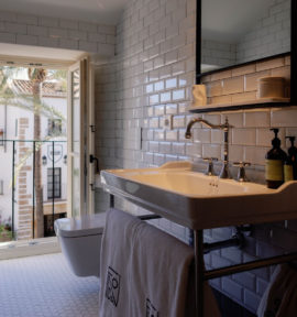 La Fonda Boutique Hotel Marbella Golfreise Loft Badezimmer