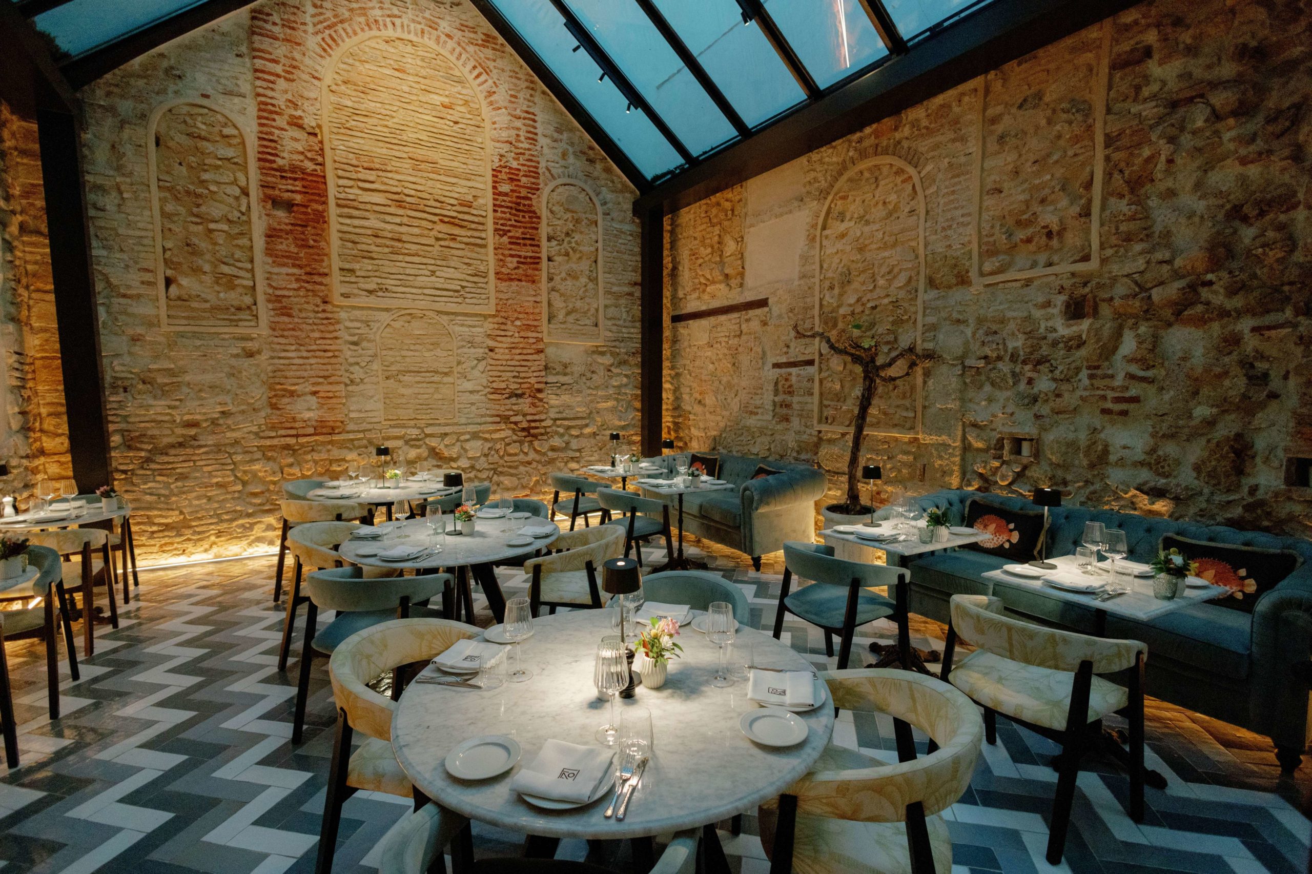 La Fonda Boutique Hotel Marbella Golfreise Restaurant Indoor