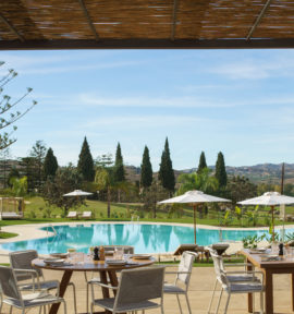 La Zambra Golf Resort Golfreise Andalusien Pool Golf View