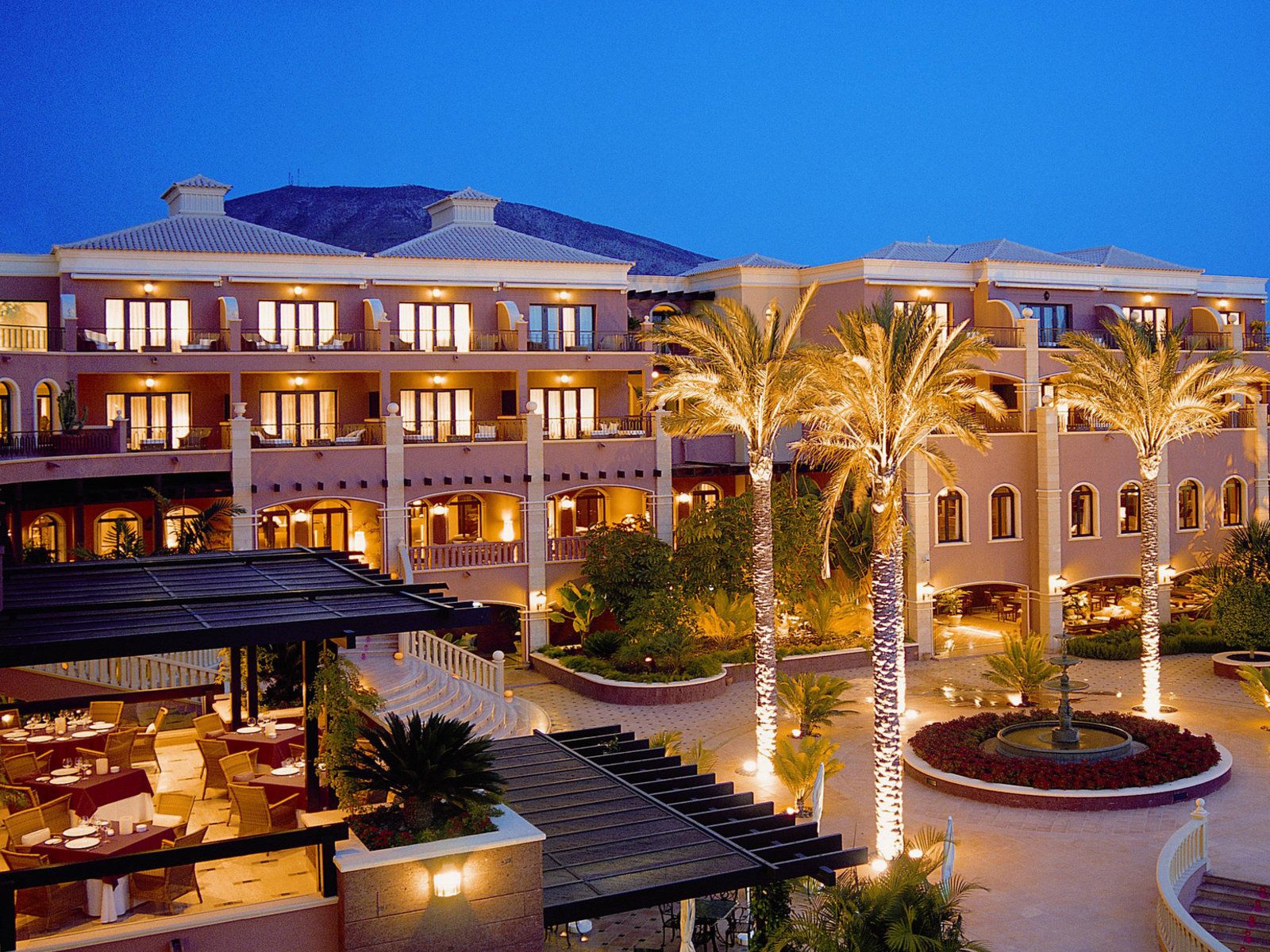 Las Madrigueras Golf Resort Teneriffa Plaza