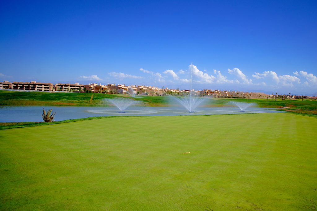 Montgomerie Golf Course Marrakesch Marokko Wasserhindernis