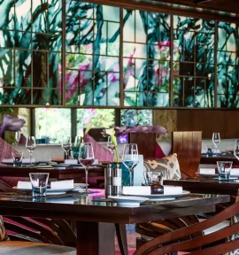 Luxusgolfferien im One&Only Royal Mirage Dubai Indoor Restaurant