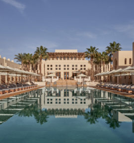 Steigenberger Golf Resort El Gouna Ägypten Pool mit Haupthaus