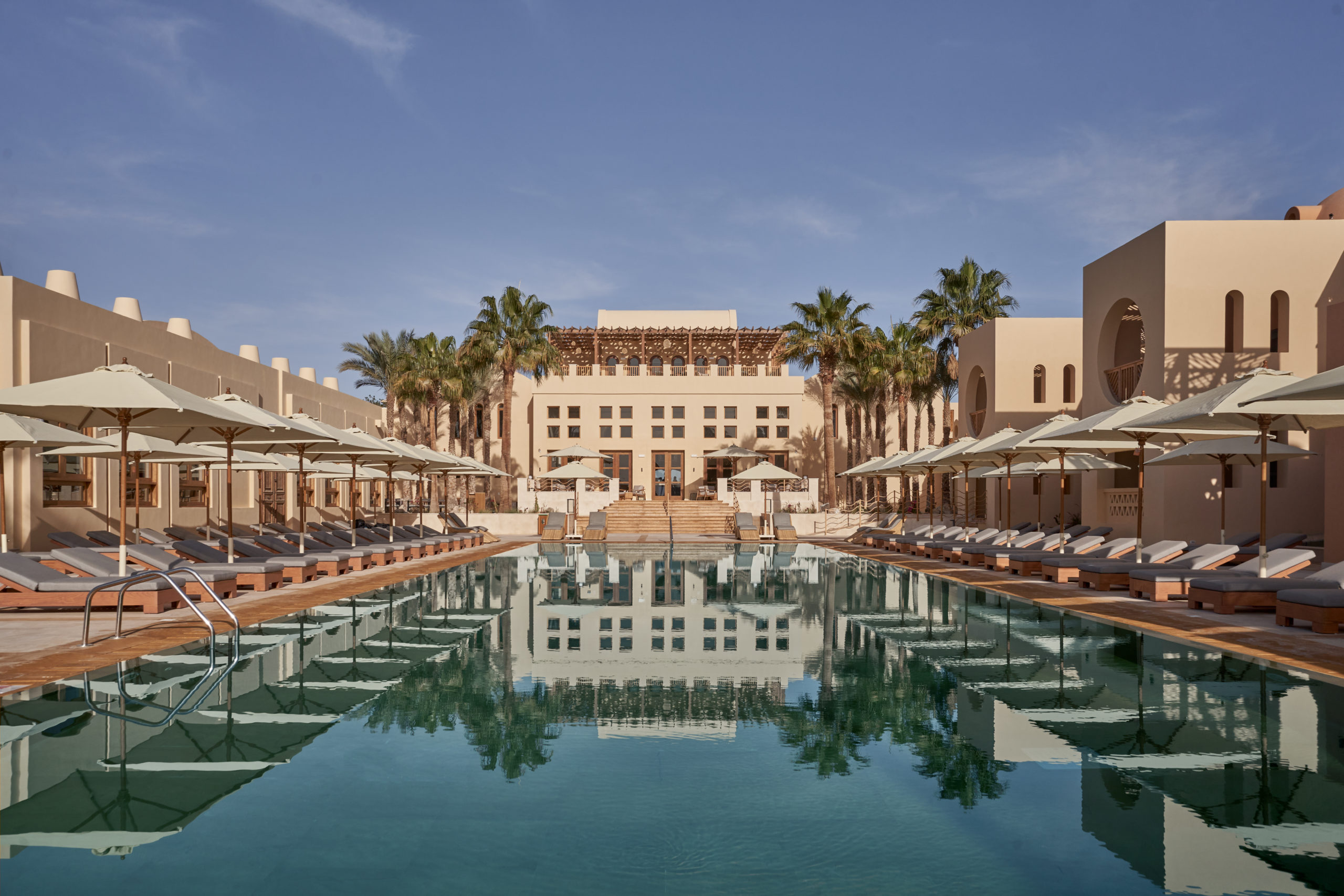 Steigenberger Golf Resort El Gouna Ägypten Pool mit Haupthaus