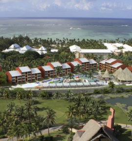 Hotel Barcelo Bavaro Palace Strand Karibik Dominikanische Republik Hotelhaupt Haus