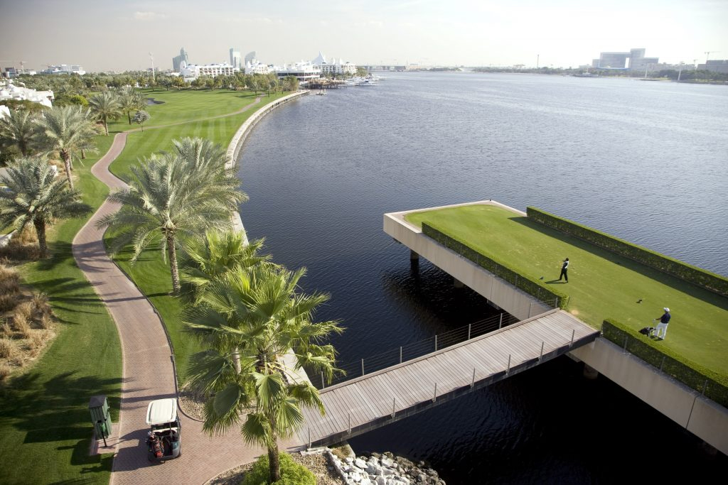 Dubai Creek Golf Emirate Fairway und Green Tee Box
