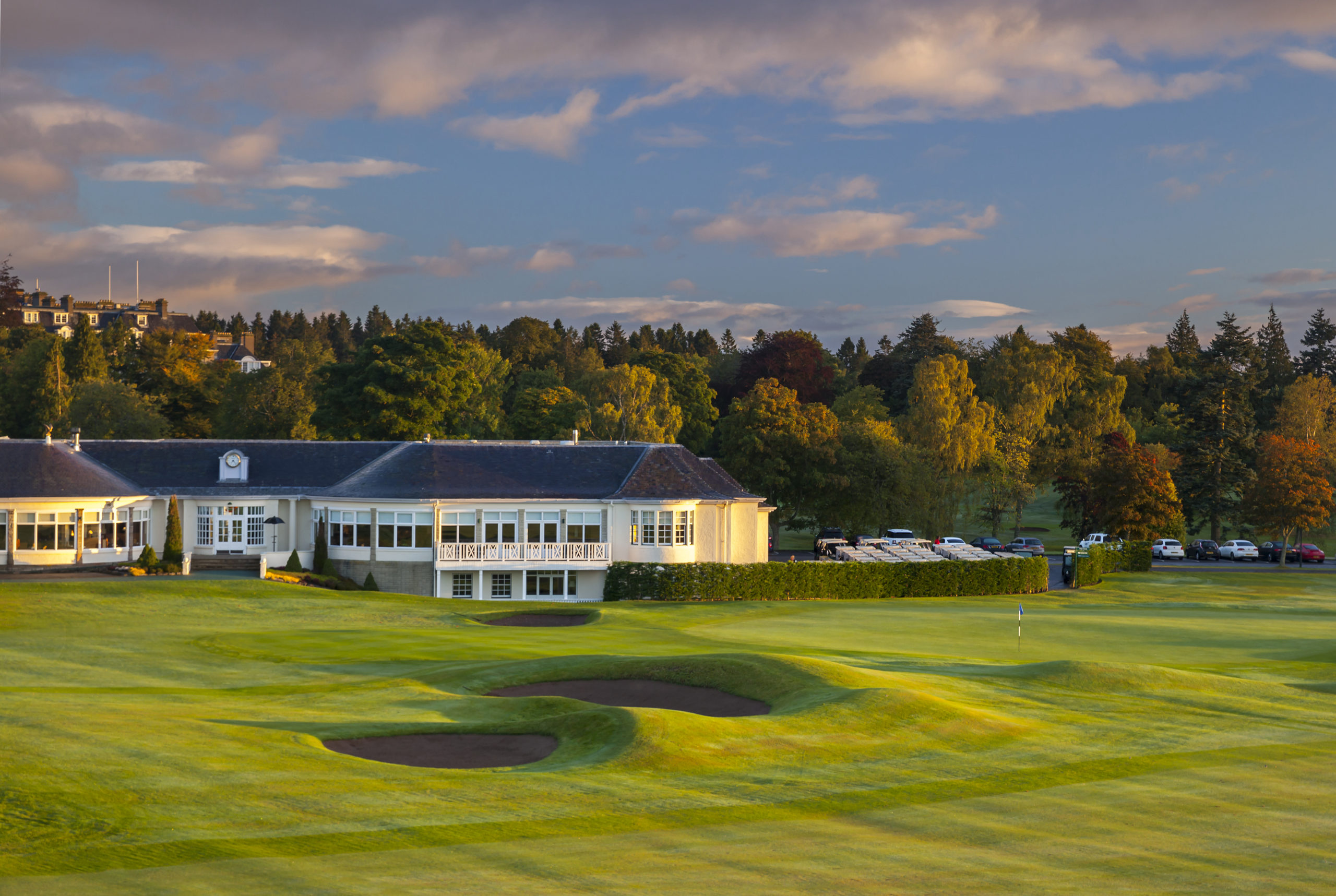 Golfspiel in Schottland Gleneagles Golfreise Clubhouse