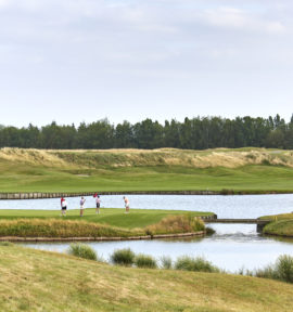 Le Golf National Paris Golfreise Frankreich Albatros Golf Course Gruppe auf Green