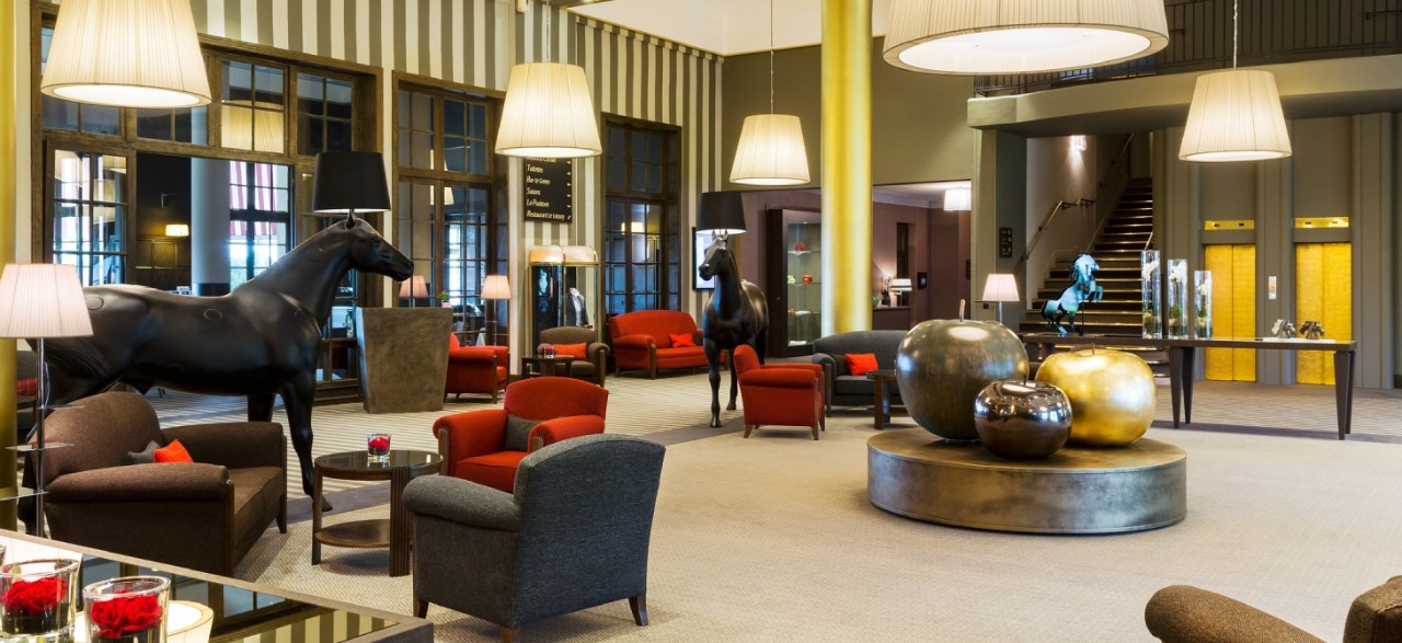 Golfspiel Golfreise Normandie Frankreich Hotellobby