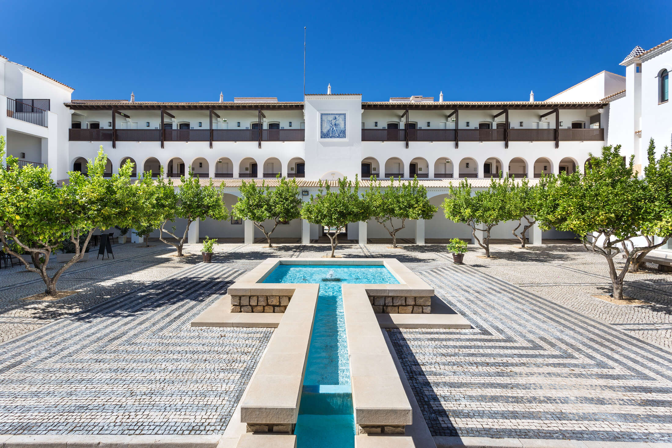 Pine Cliffs Resort Luxury Collection Plaza