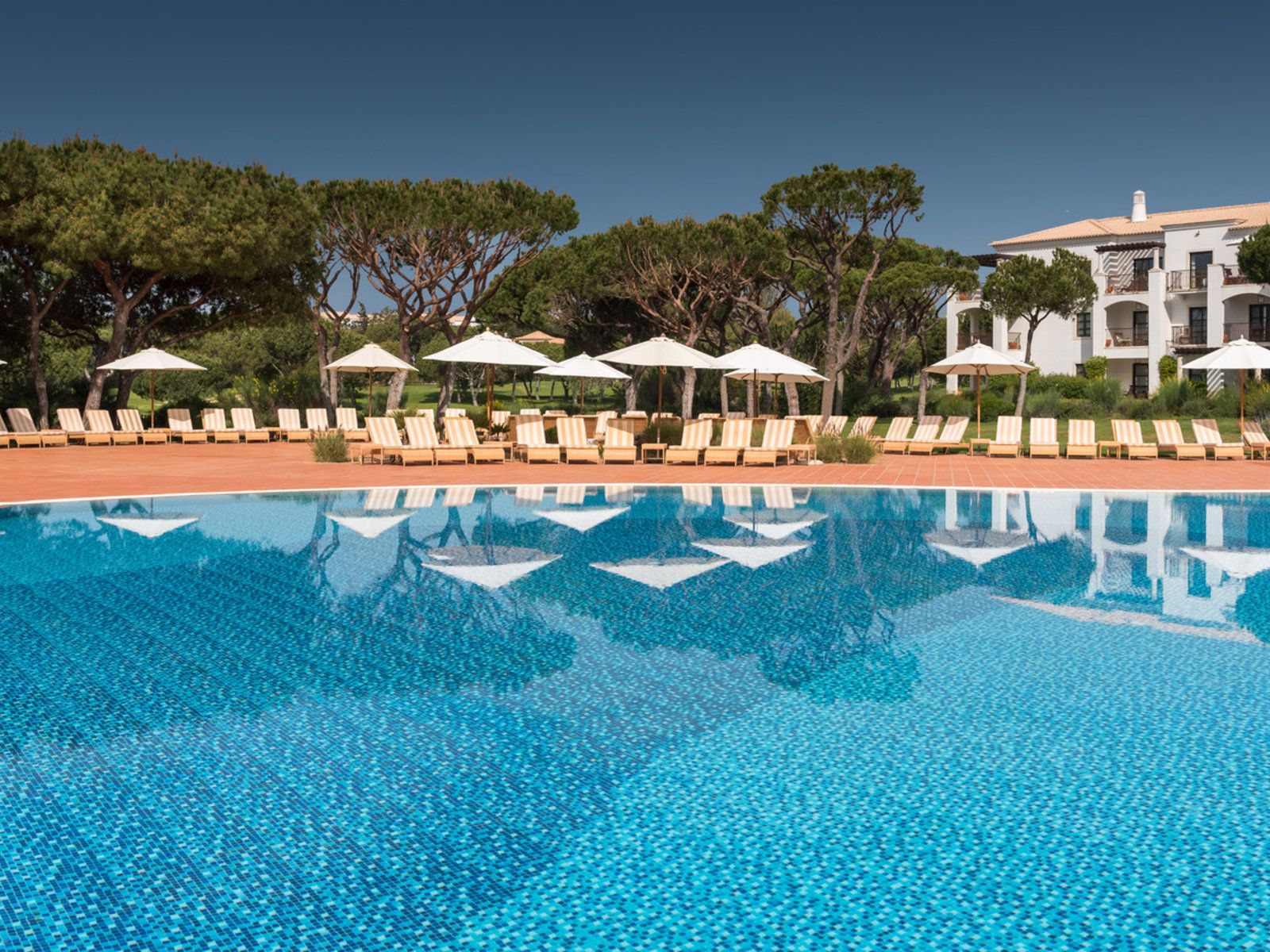 Pine Cliffs Resort Luxury Collection Main Pool
