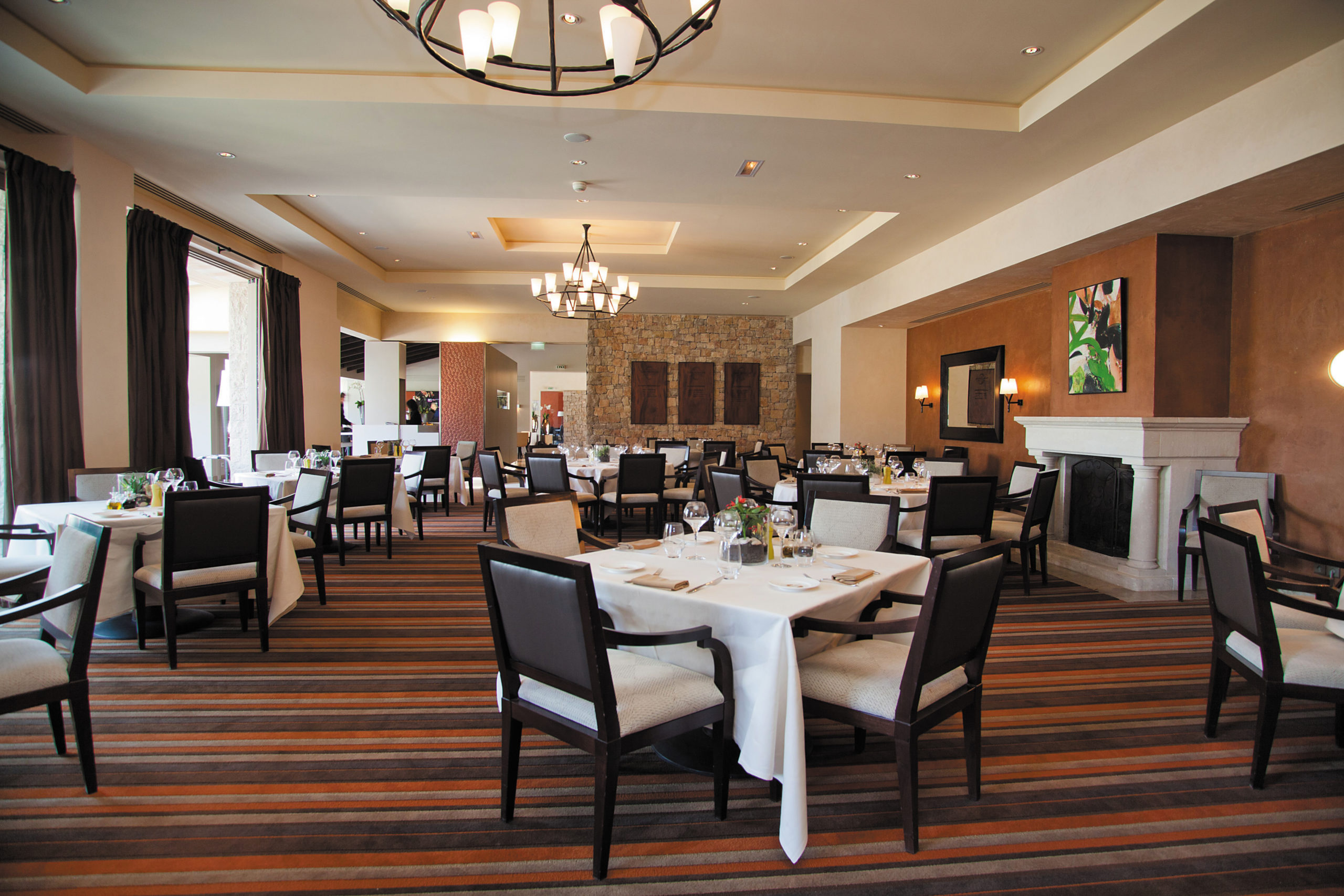 Terre Blanche Golf & Spa Resort Provence Frankreich Restaurant Les Caroubiers