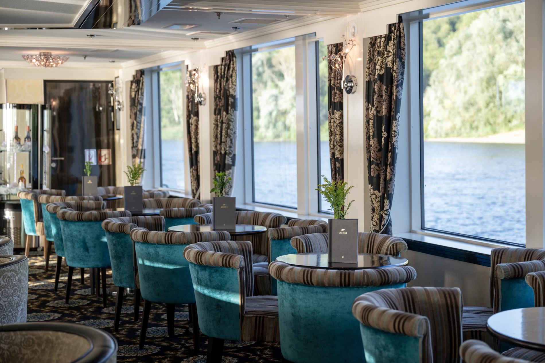 Excellence Flussfahrten Golfreisen Lounge
