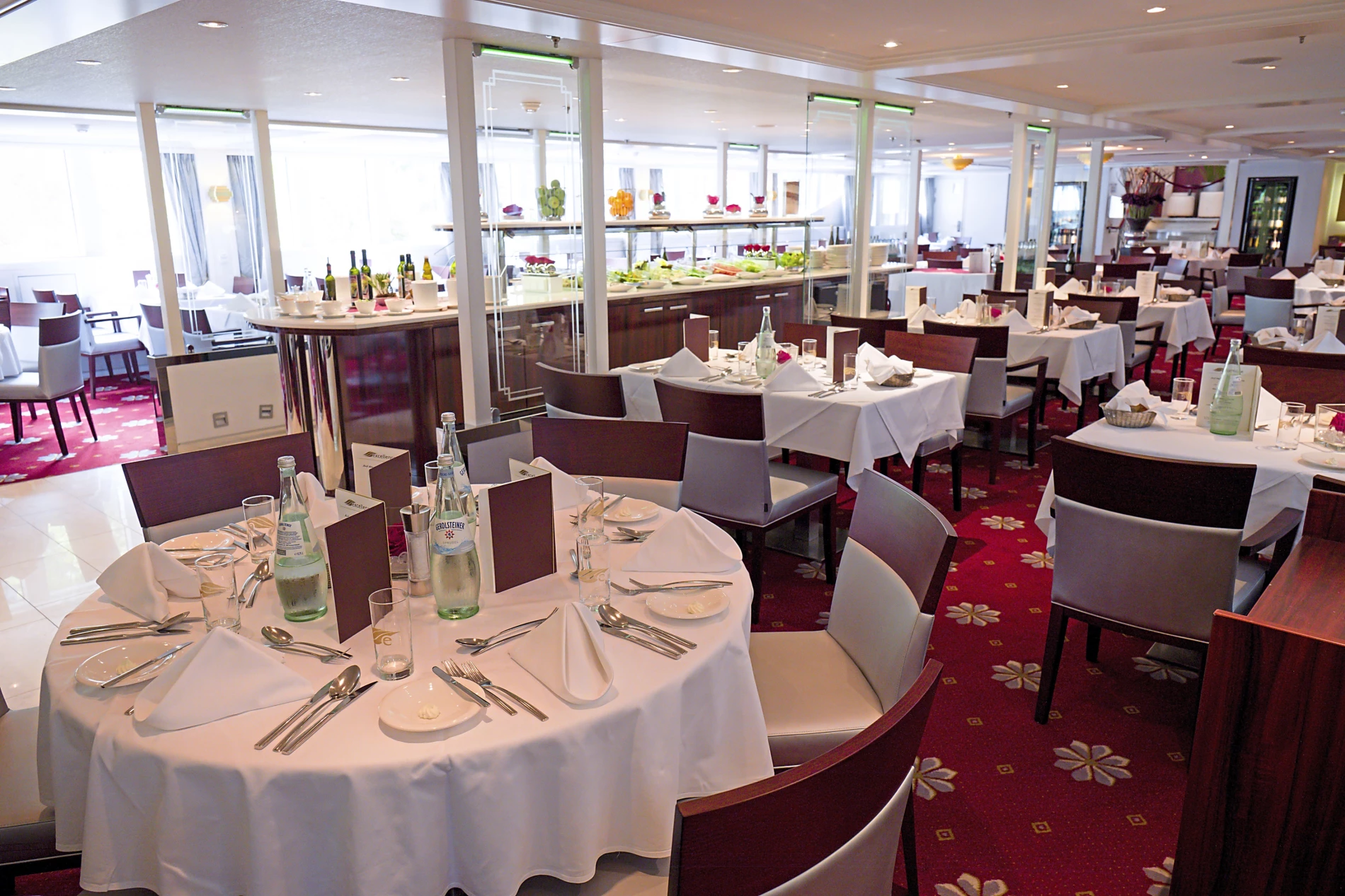 Excellence Queen Flussfahrt Golfferien Restaurant
