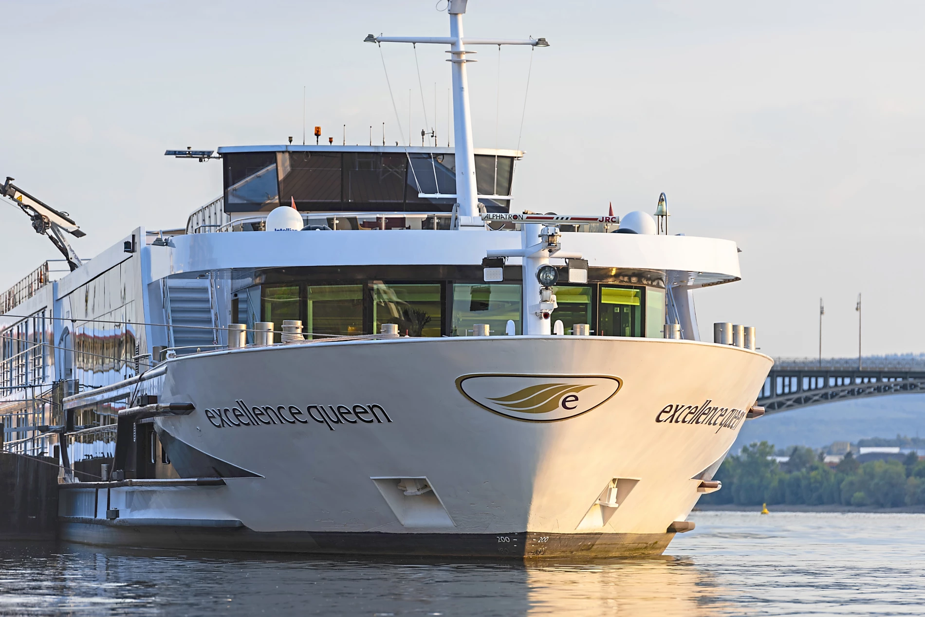 Excellence Queen Flussfahrt Golfferien