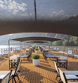 Excellene Flussfahrt Oberdeck
