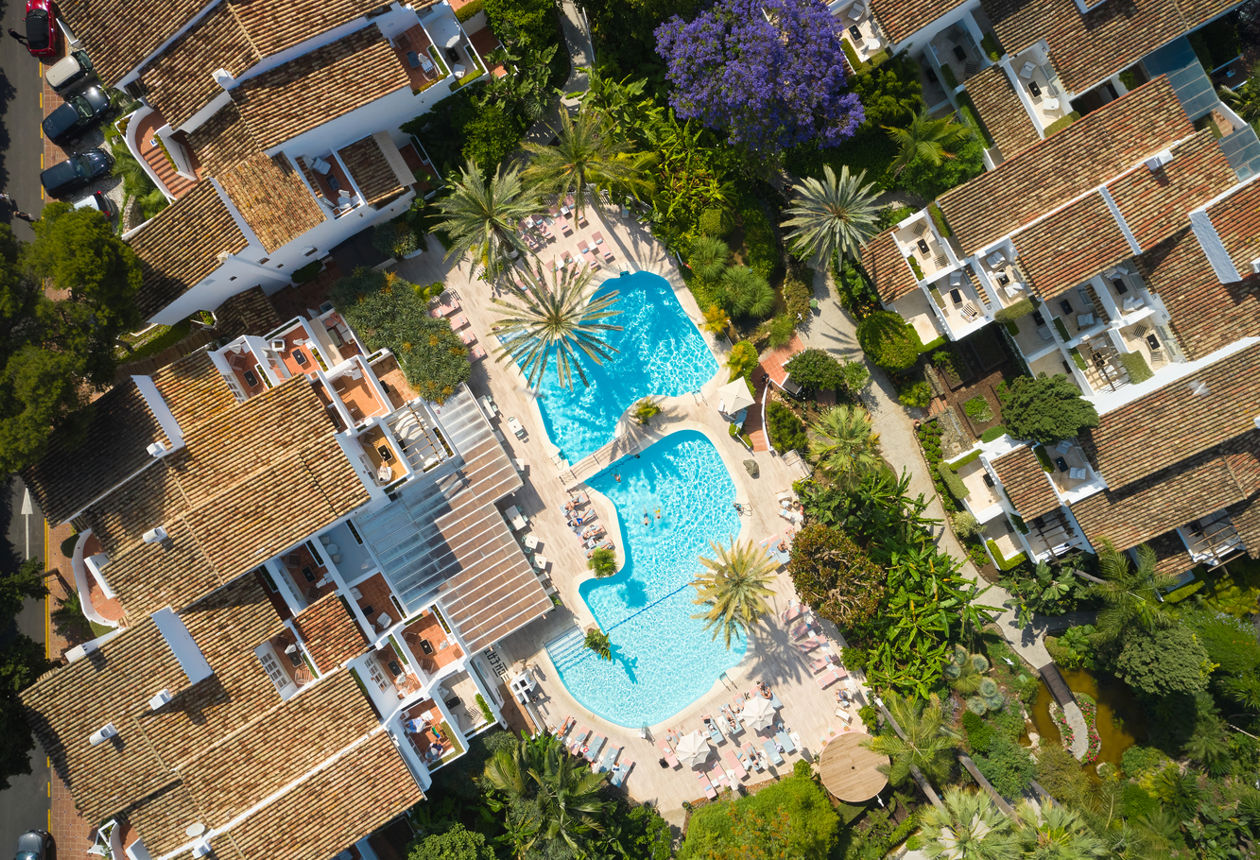Puente Romano Beach Resort Marbella Andalusien Pool Area